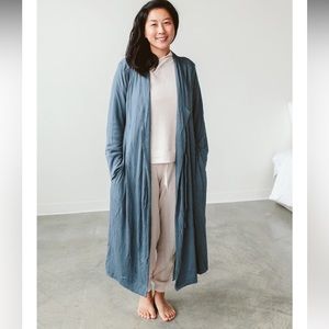 Goumi - women’s robe - used like new - midnight - m/l